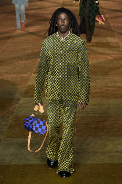 Look 34